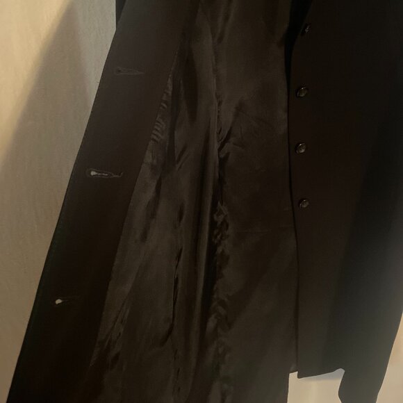 Elegant Tristan & Iseut Black Long Jacket: Size 2 - Picture 11 of 16
